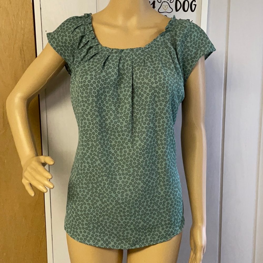 LC Lauren Conrad Short Sleeve Ruffle Blouse